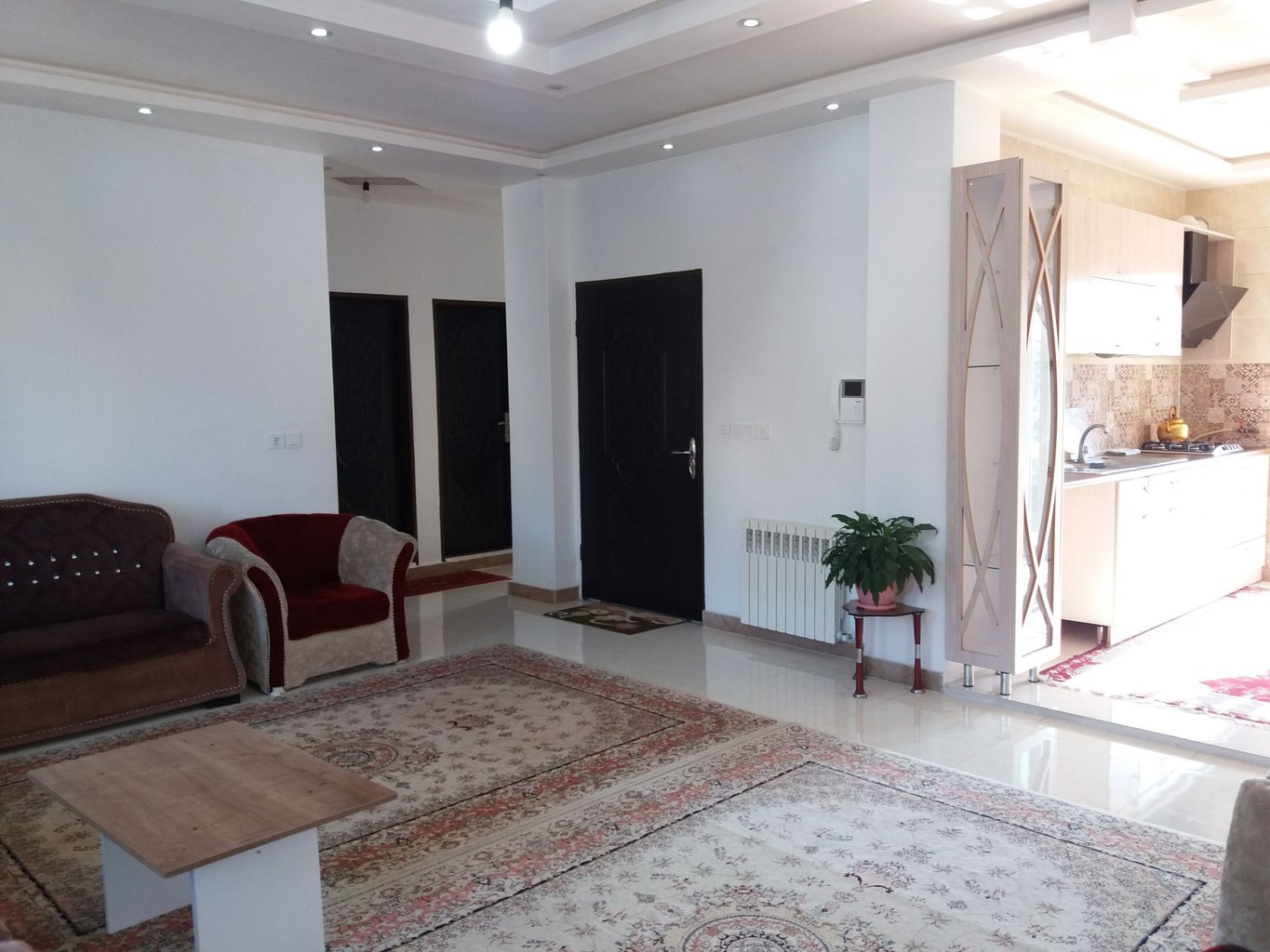 آپارتمان سه خوابه ساحلی استخردار پاسداران 1