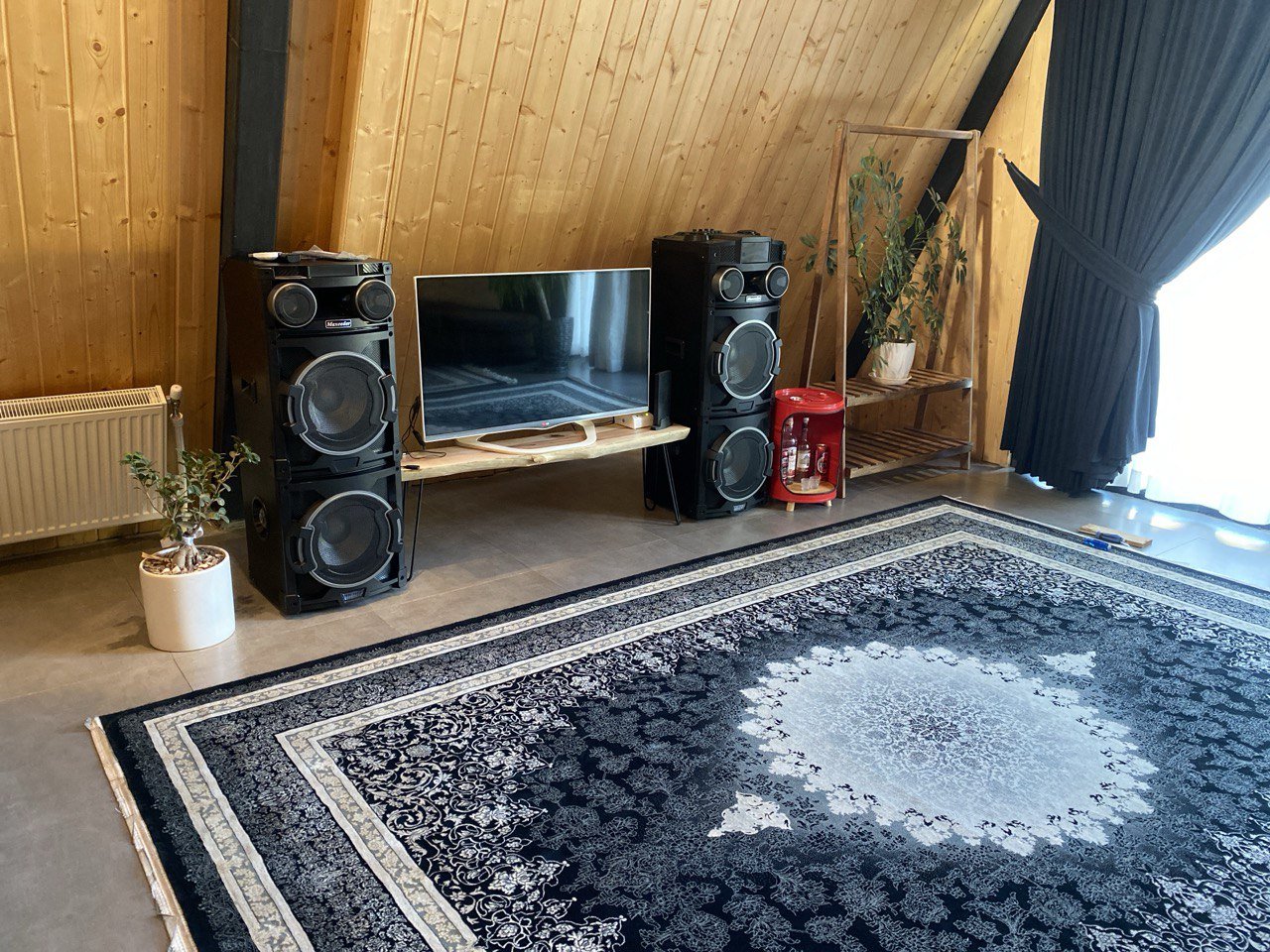 کلبه دوخوابه استخردار آبگرم ایران زمین