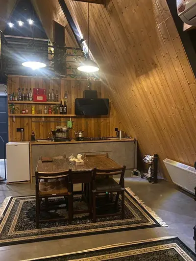 کلبه دوخوابه استخردار آبگرم ایران زمین