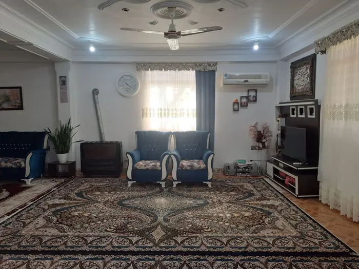 ویلا دوخوابه جنگلی روشن - اتاق پذیرایی 