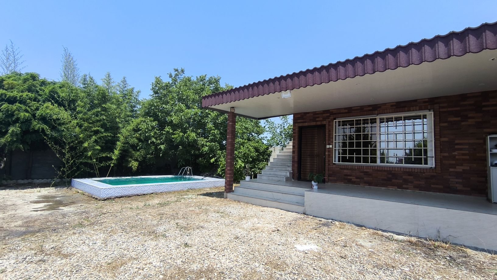 ویلا دوخوابه استخردار ارباب سره - نمای بیرونی