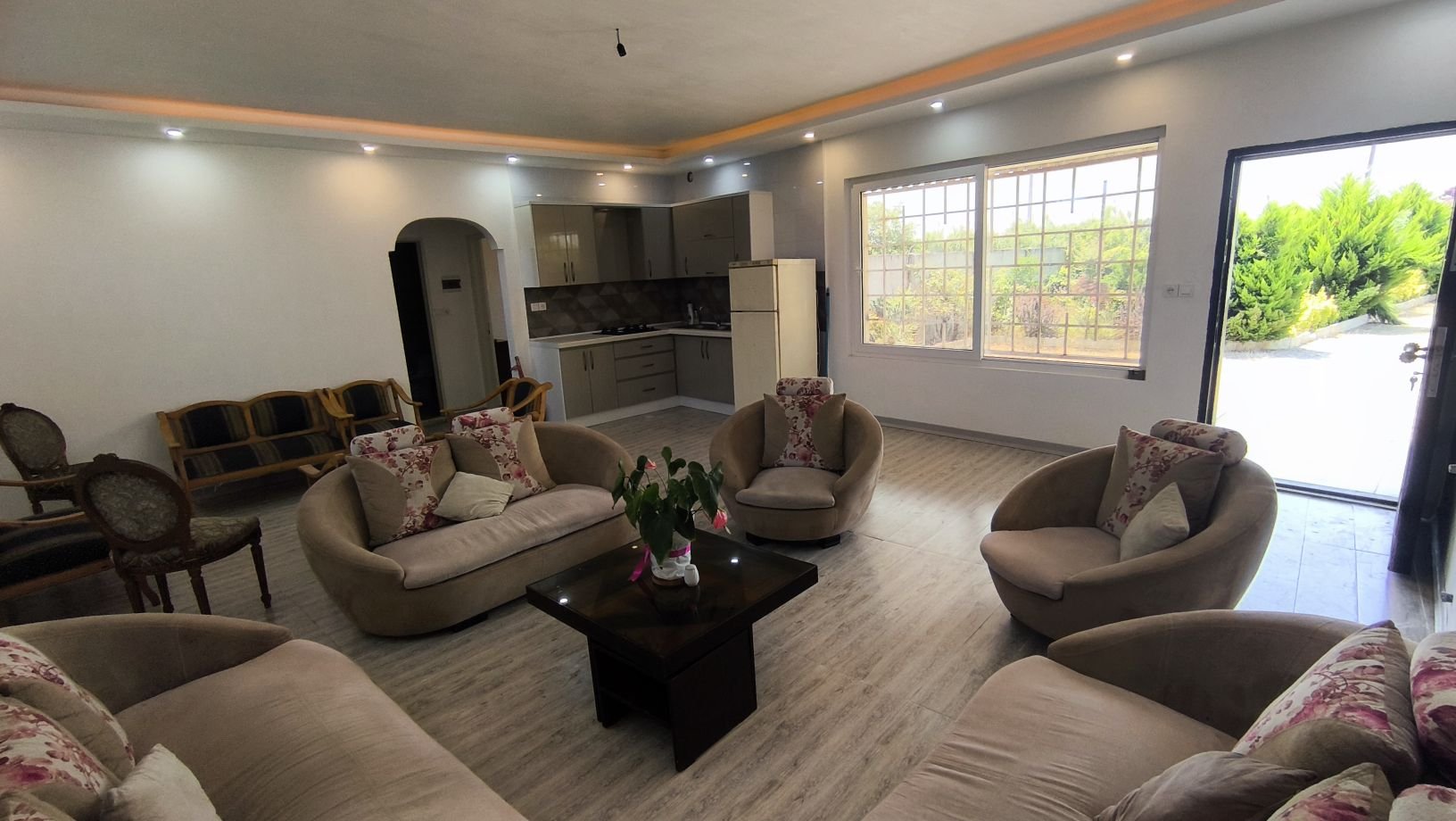 ویلا دوخوابه استخردار ارباب سره