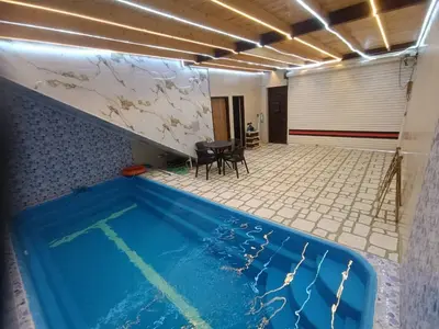 کلبه دوخوابه سوئیسی استخردار آبگرم جواهر