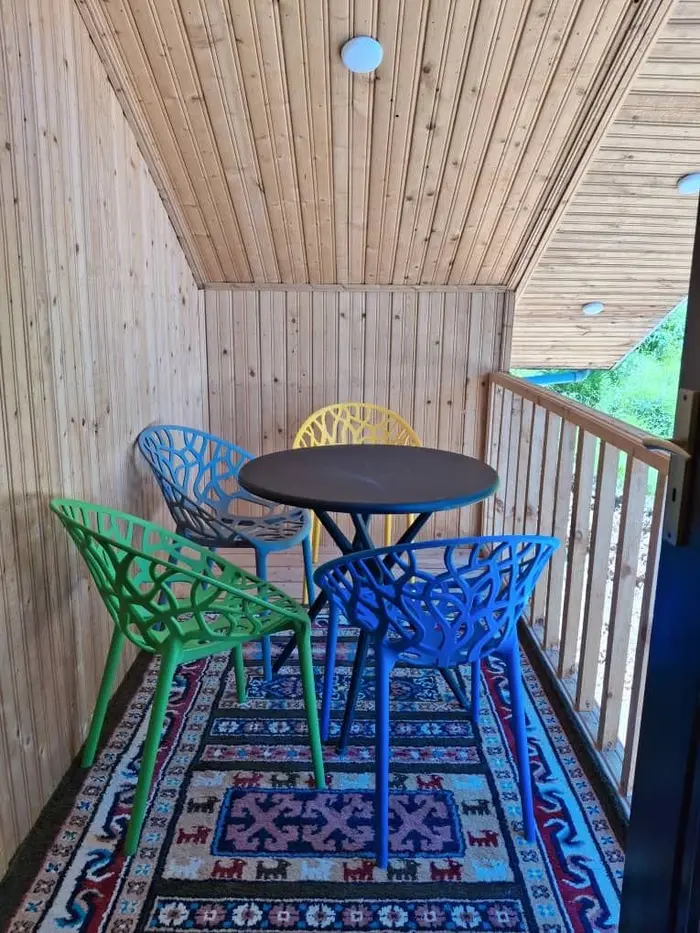 کلبه دوخوابه جنگلی عرفان - بالکن شماره 2