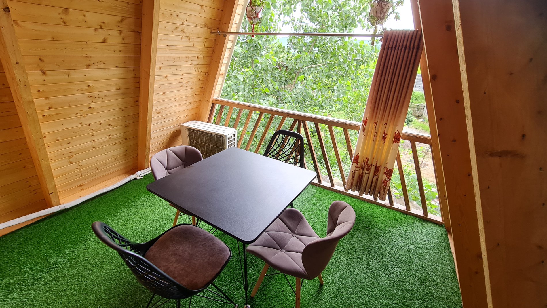 کلبه یک خوابه سوئیسی جکوزی دار یوکا