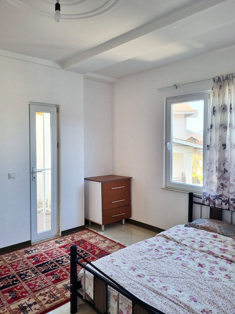 دوخوابه جنگلی گل یشم