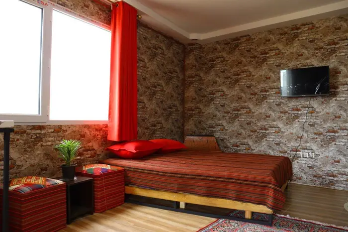 بوم گردی عمارت اوغول جان - واحد استخردار - فضای اتاق