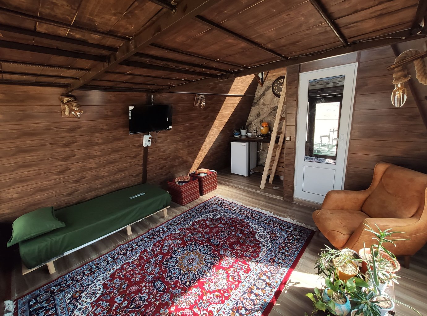 عمارت اوغول جان - واحد کلبه سوئیسی