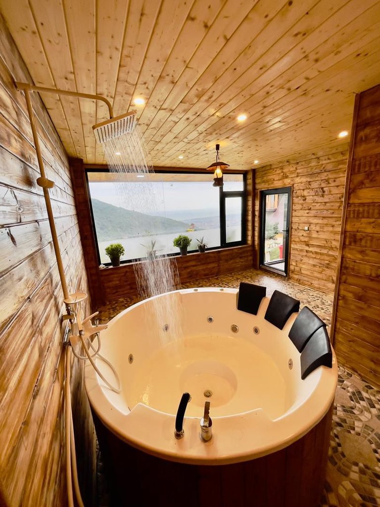 کلبه دوخوابه جکوزی دار هاوایی