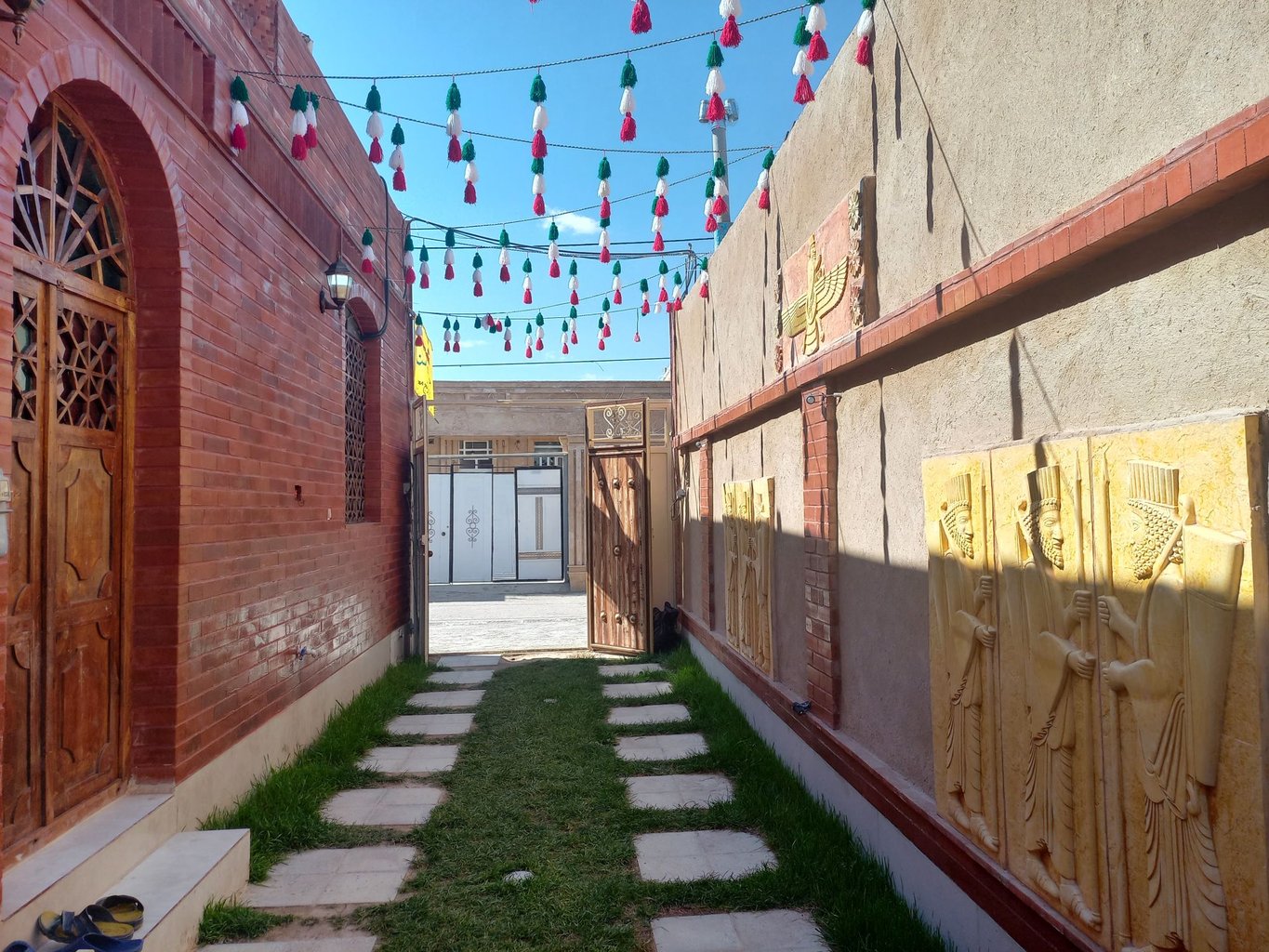 پارسه گاد - واحد تچر