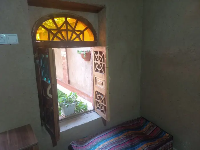 مسافرخانه پارسه گاد - واحد بات راک تاش