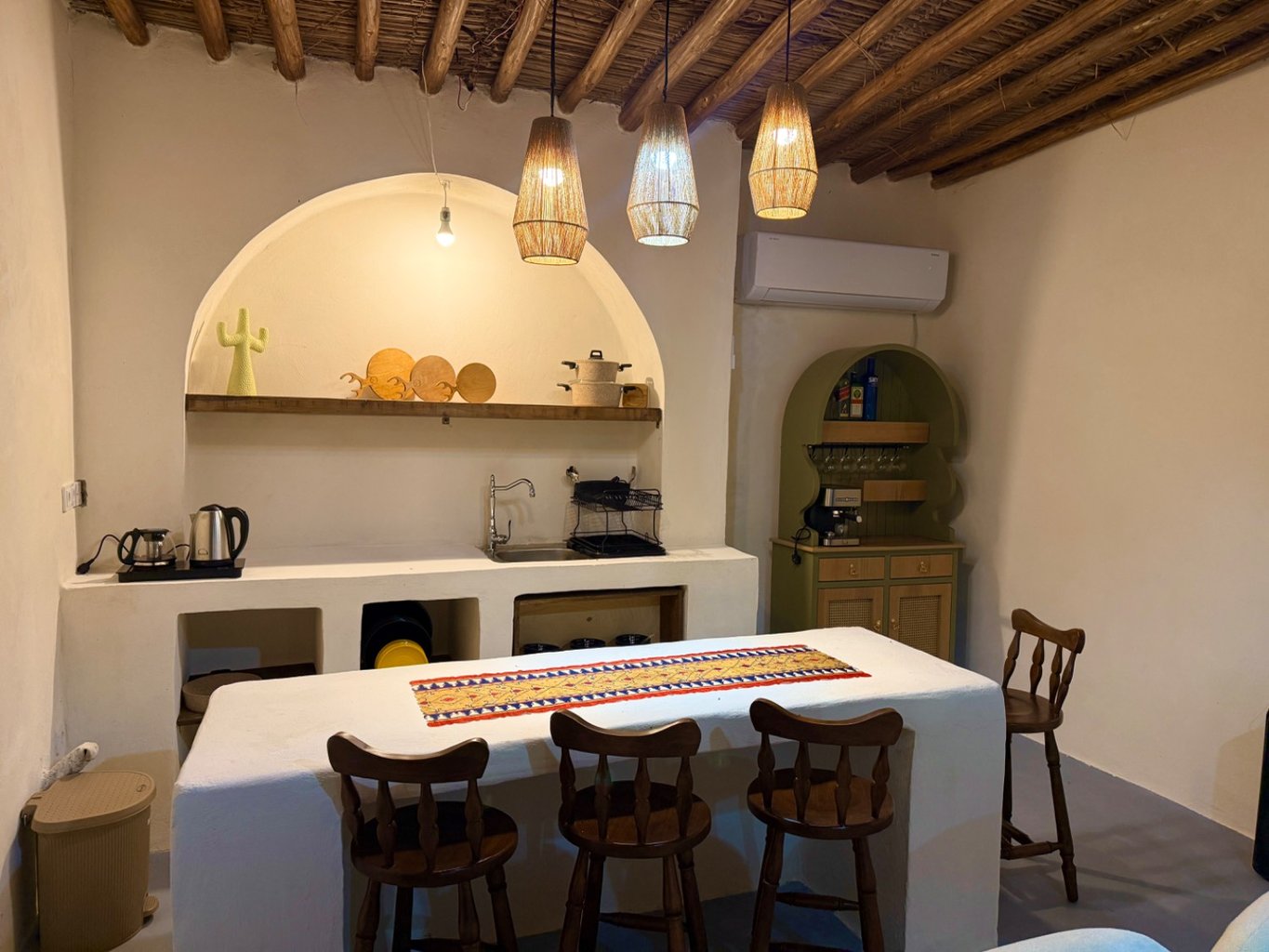 ویلا سه خوابه استخردار ساحلی مُم ماه