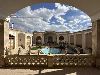 اقامتگاه سنتی سرای ریحان - واحد ۱۰۶