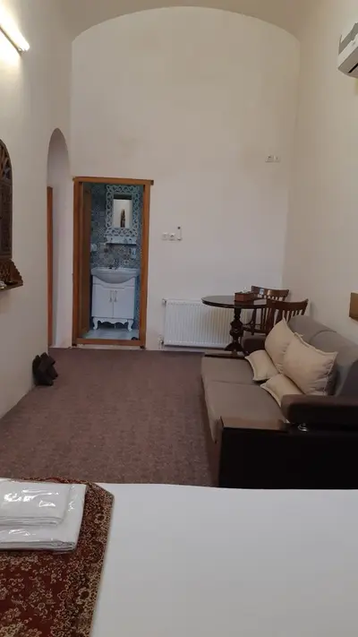 اقامتگاه سنتی سرای ریحان - واحد ۱۰۴