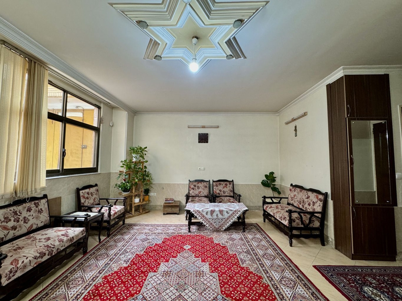 دوخوابه چهارباغ بهار