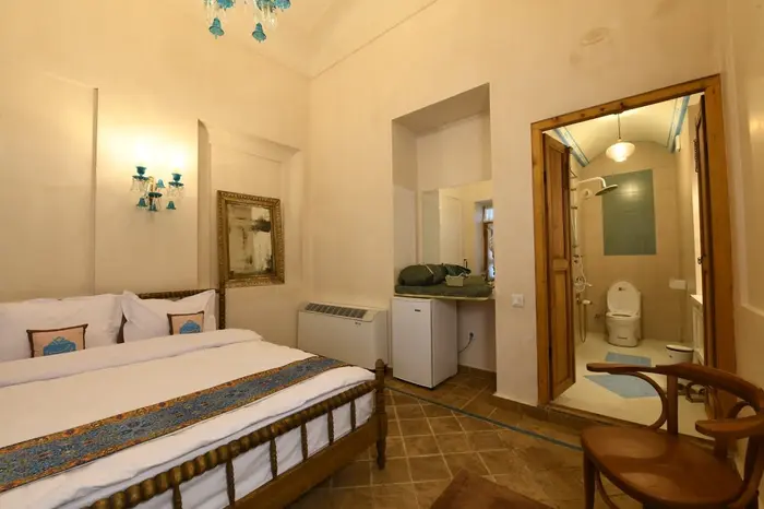 اقامتگاه سنتی عمارت محمودیه - واحد ۲۰۱ فیروزه