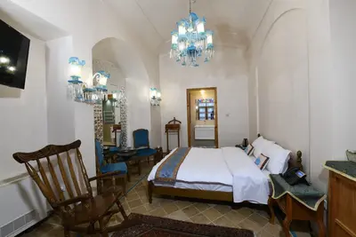 اقامتگاه سنتی عمارت محمودیه - واحد ۲۰۲ آهو