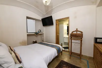 اقامتگاه سنتی عمارت محمودیه - واحد ۲۰۵ سنبل