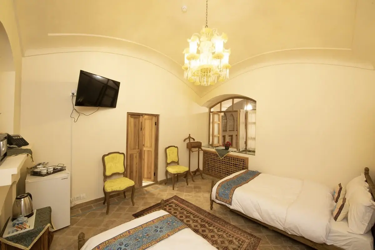 اقامتگاه سنتی عمارت محمودیه - واحد ۲۰۸ تابان