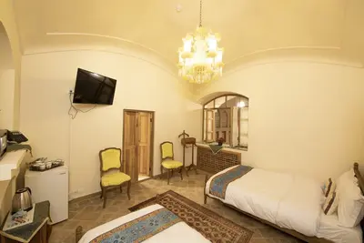 اقامتگاه سنتی عمارت محمودیه - واحد ۲۰۸ تابان