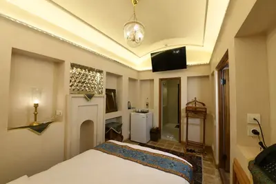 اقامتگاه سنتی عمارت محمودیه - واحد ۲۱۲ گوشواره نقره