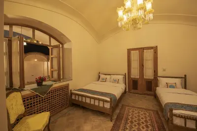 اقامتگاه سنتی عمارت محمودیه - واحد ۲۰۸ تابان