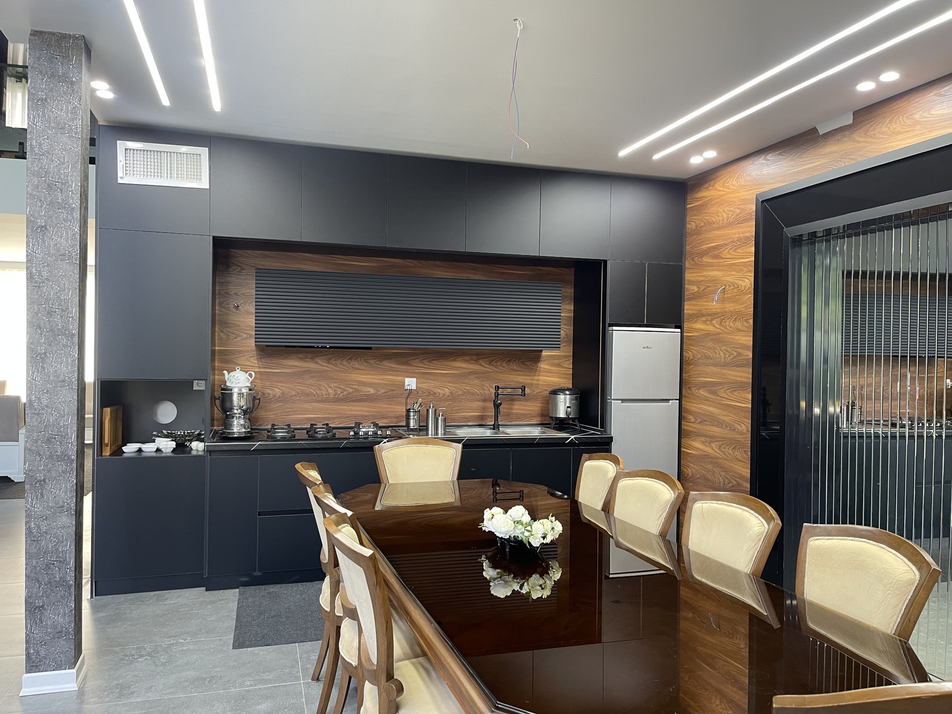 ویلا سه خوابه استخردار آبگرم باغ بهشت قوهه