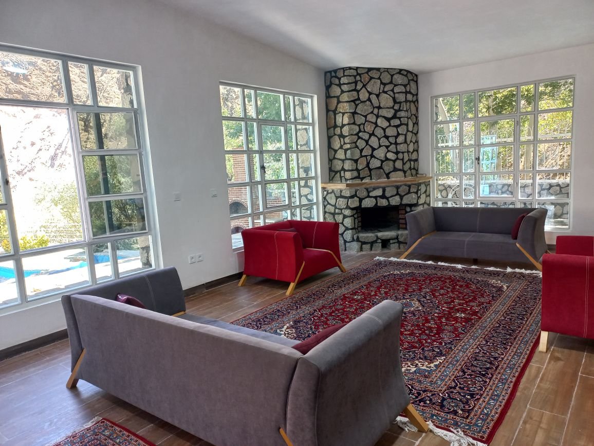 ویلا یک خوابه استخردار باغ وینه