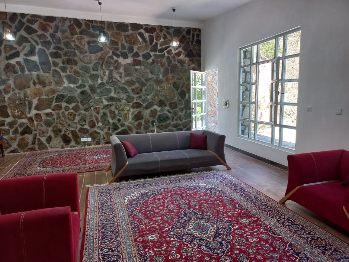 ویلا یک خوابه استخردار باغ وینه