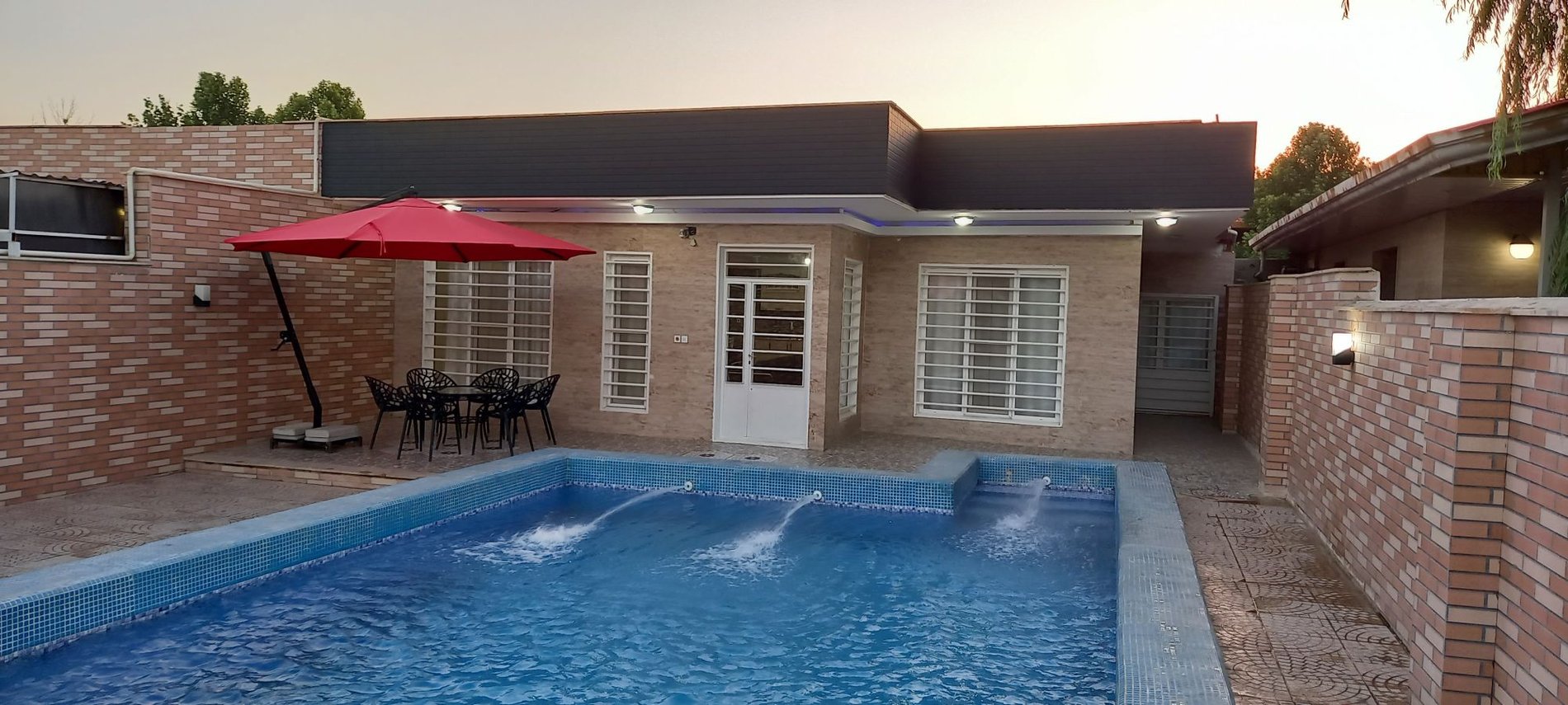 ویلا دوخوابه استخردار آبگرم ویلا رز 2