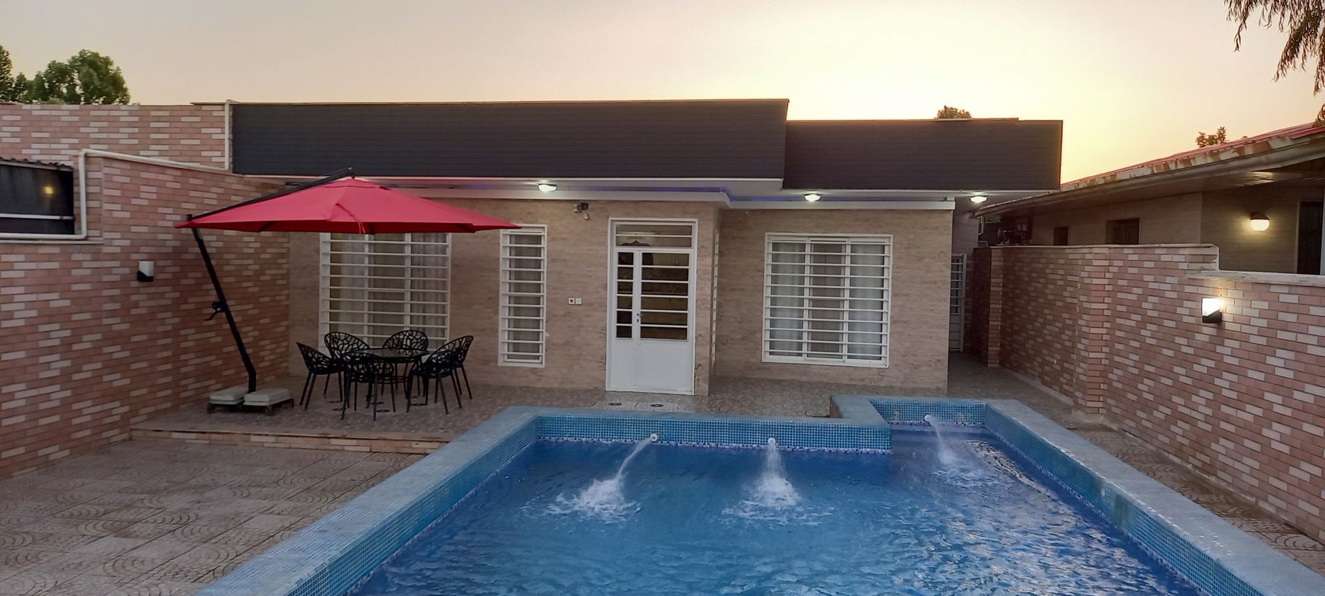 ویلا دوخوابه استخردار آبگرم ویلا رز 2