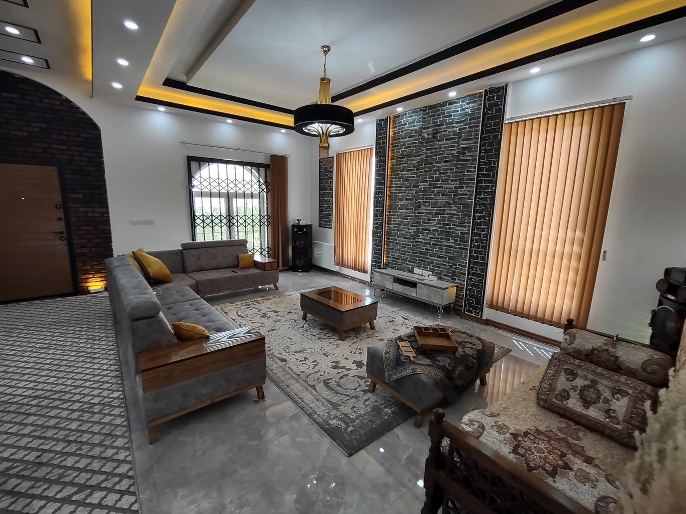 ویلا دوخوابه استخردار آبگرم عمارت پرنس