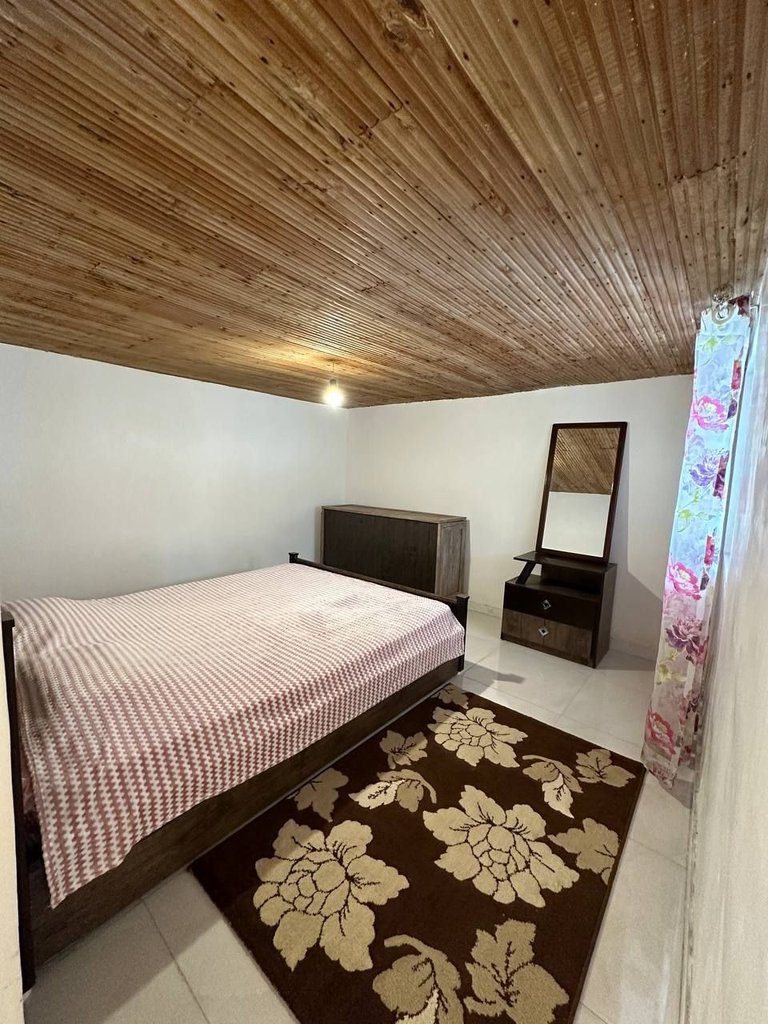 یک خوابه چوبی سهند