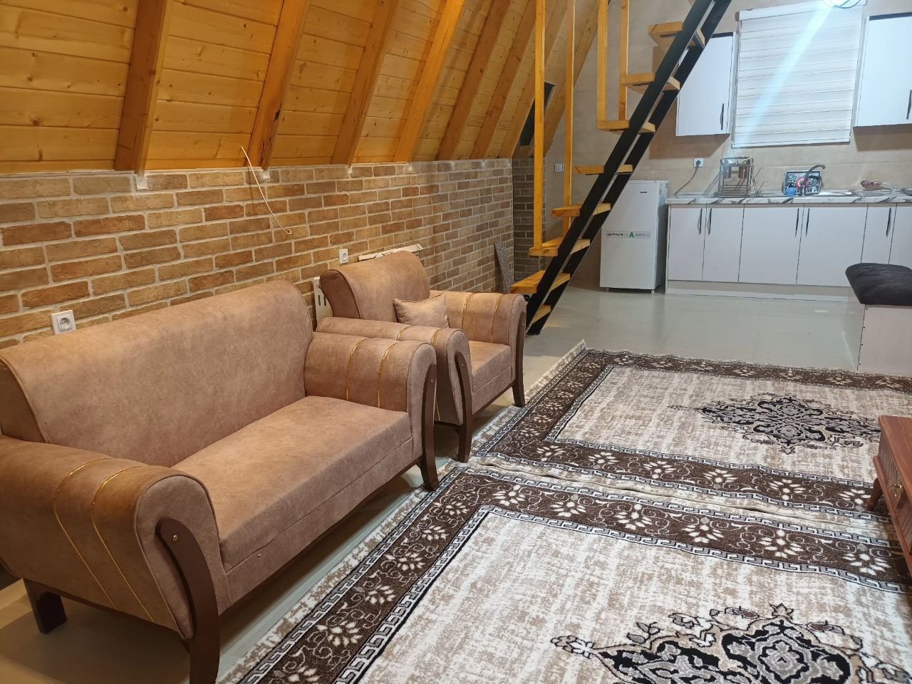 یک خوابه استخردار آبگرم جنگلی نیهان