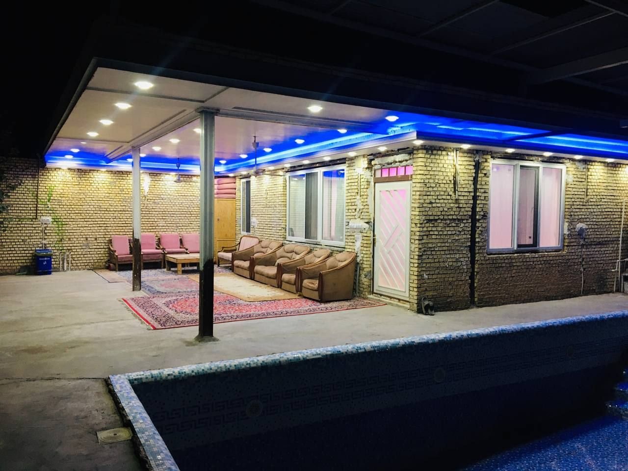 ویلا یک خوابه استخردار باغ نارنج 3