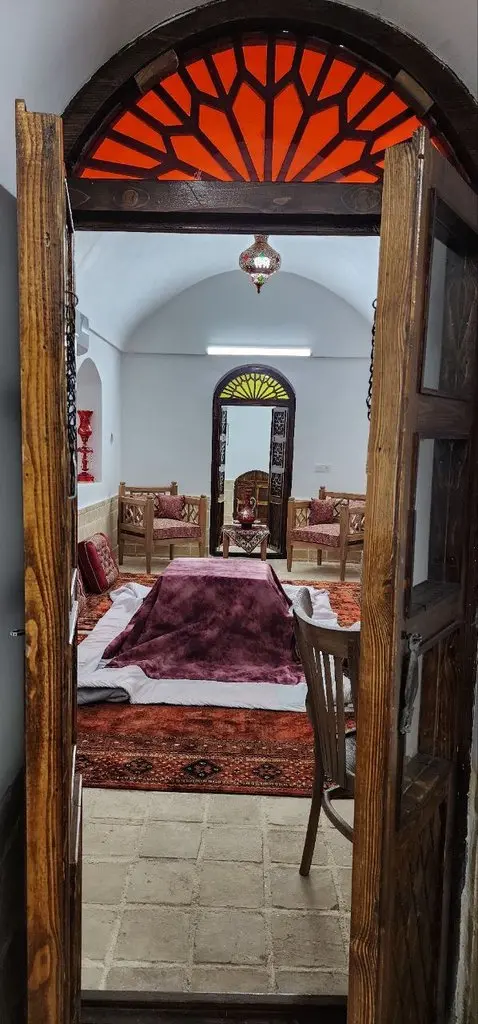 بوم گردی بابا سید احمد - واحد یاقوت - اتاق یاقوت