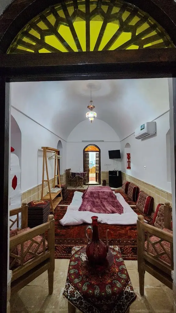 بوم گردی بابا سید احمد - واحد یاقوت - اتاق یاقوت