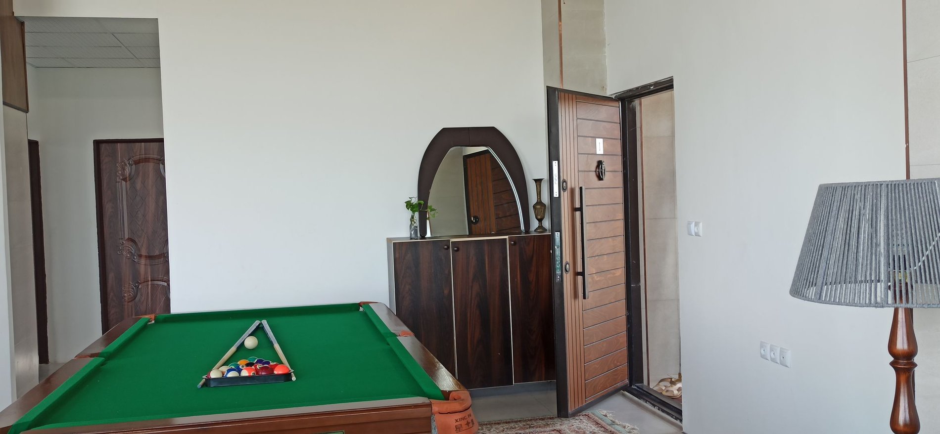 آپارتمان دوخوابه ساحل آرامش ۱ - درب ورودی واحد 