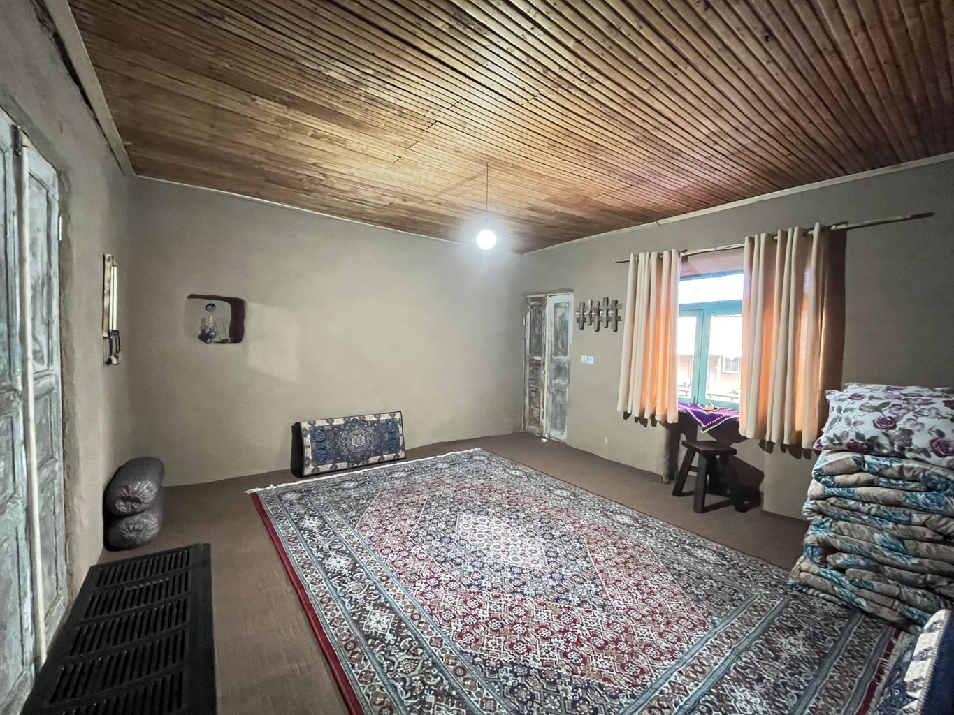 بوم گردی رافا - واحد لیلَکی