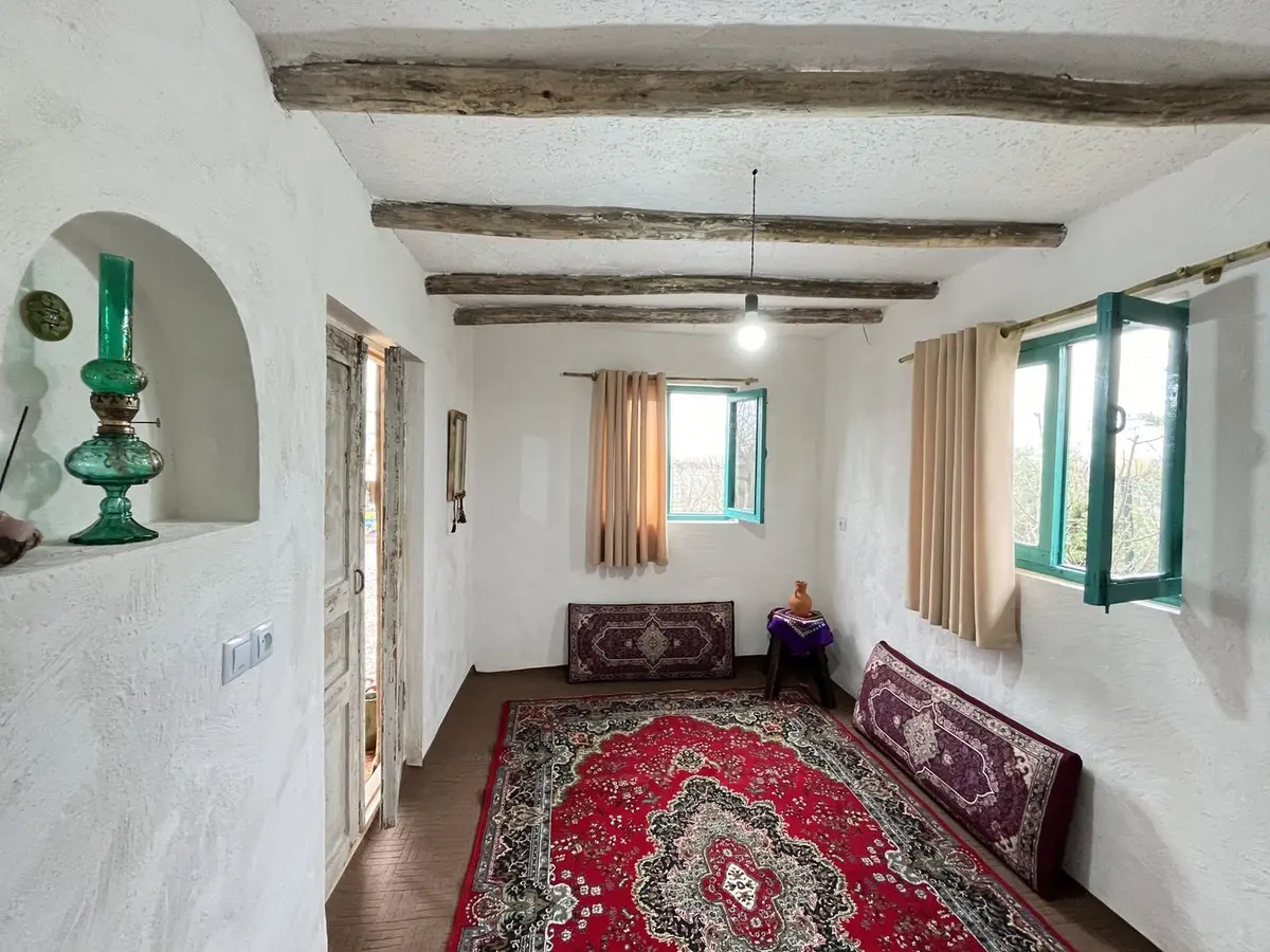 بوم گردی رافا - واحد سفید پَلَت