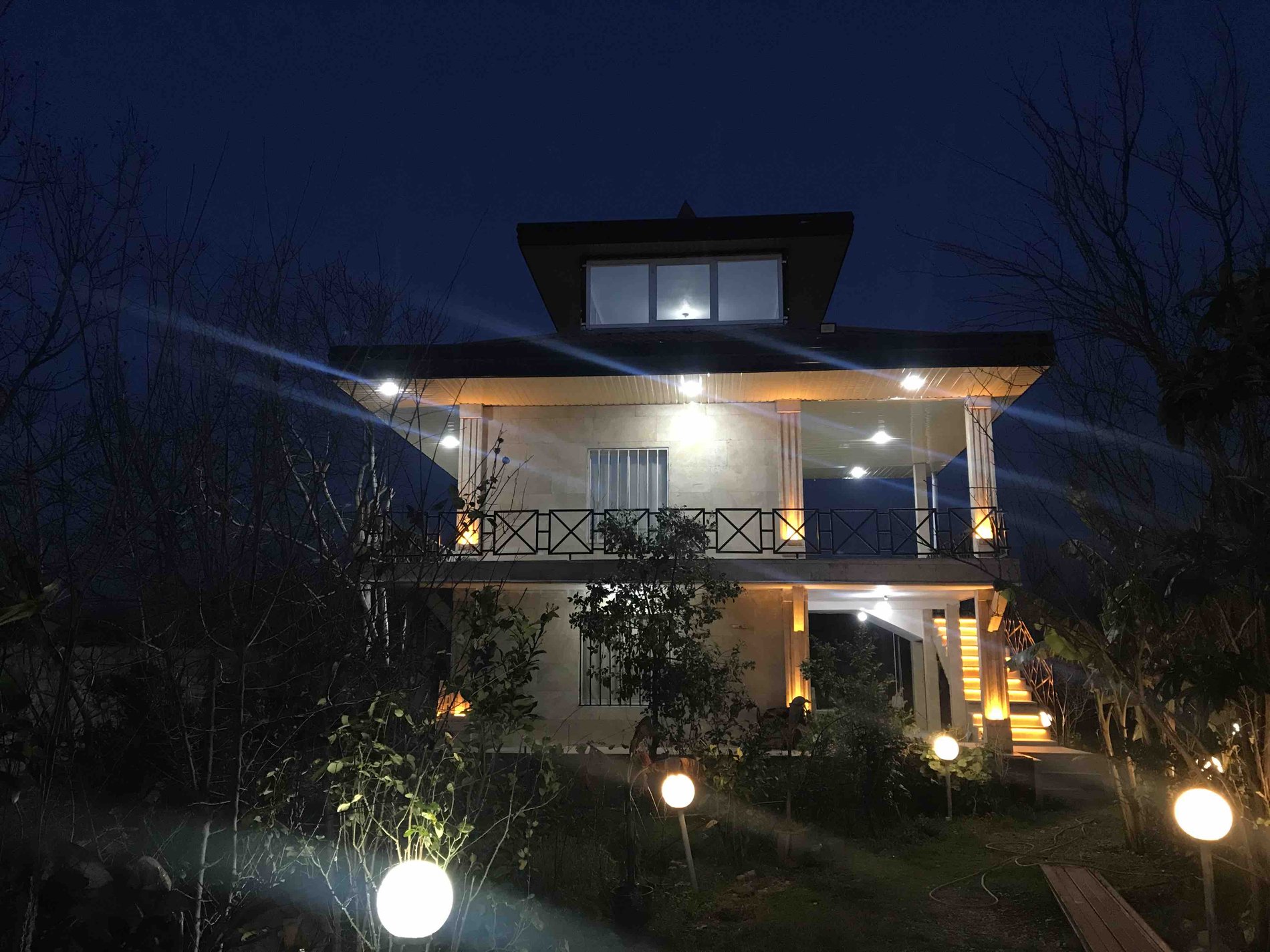 دوخوابه باغ گرجی