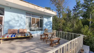 اقامتگاه سنتی اقامتگاه خانه باغ شاه بی بی - فلت