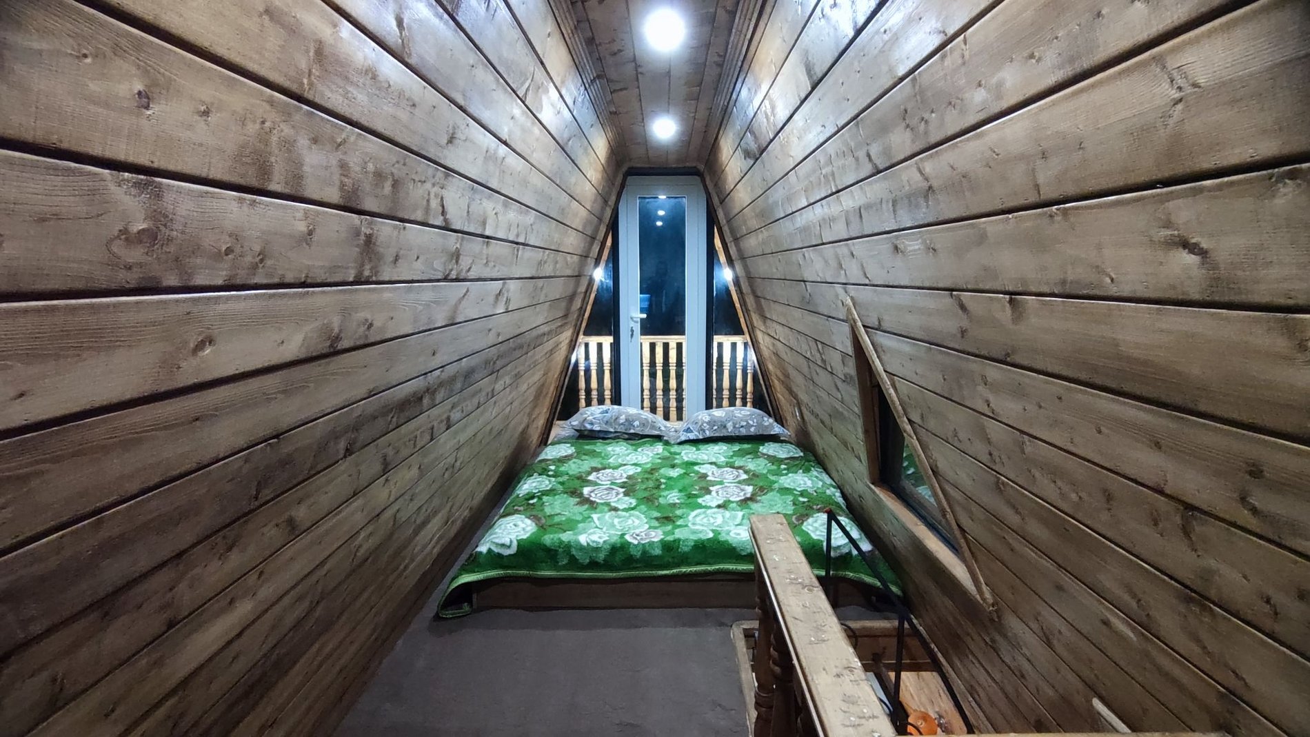 یک خوابه سوئیسی اشکان