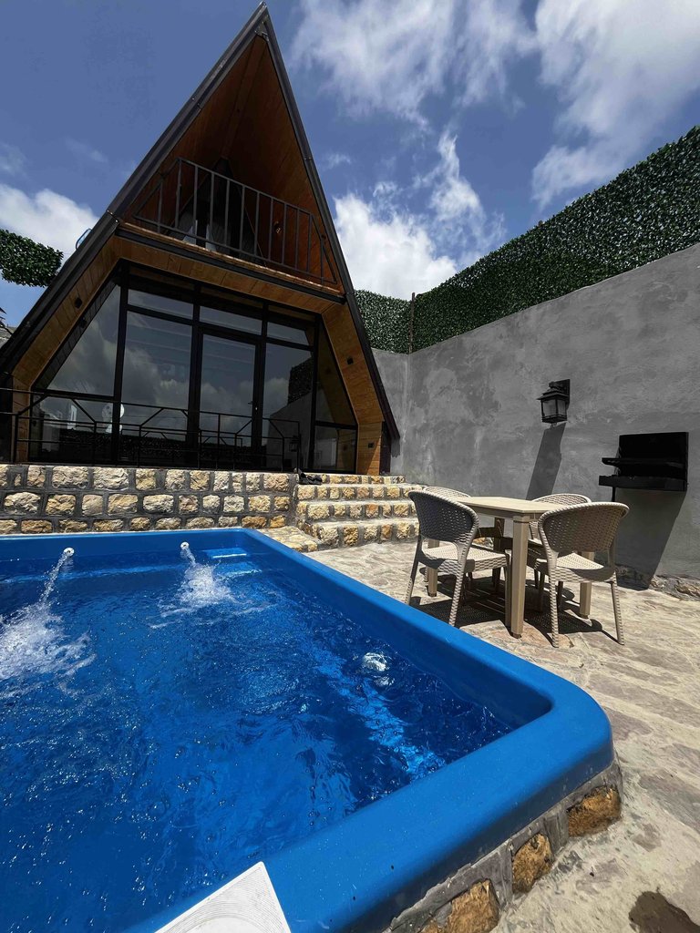 کلبه یک خوابه سوئیسی استخردار نیالا - انتخاب عنوان تصویر