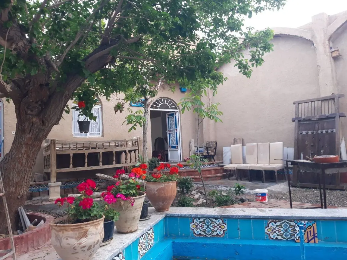 اقامتگاه سنتی باباخان - واحد آقا حسن خان - حیاط