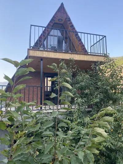 کلبه یک خوابه سوئیسی ایواز