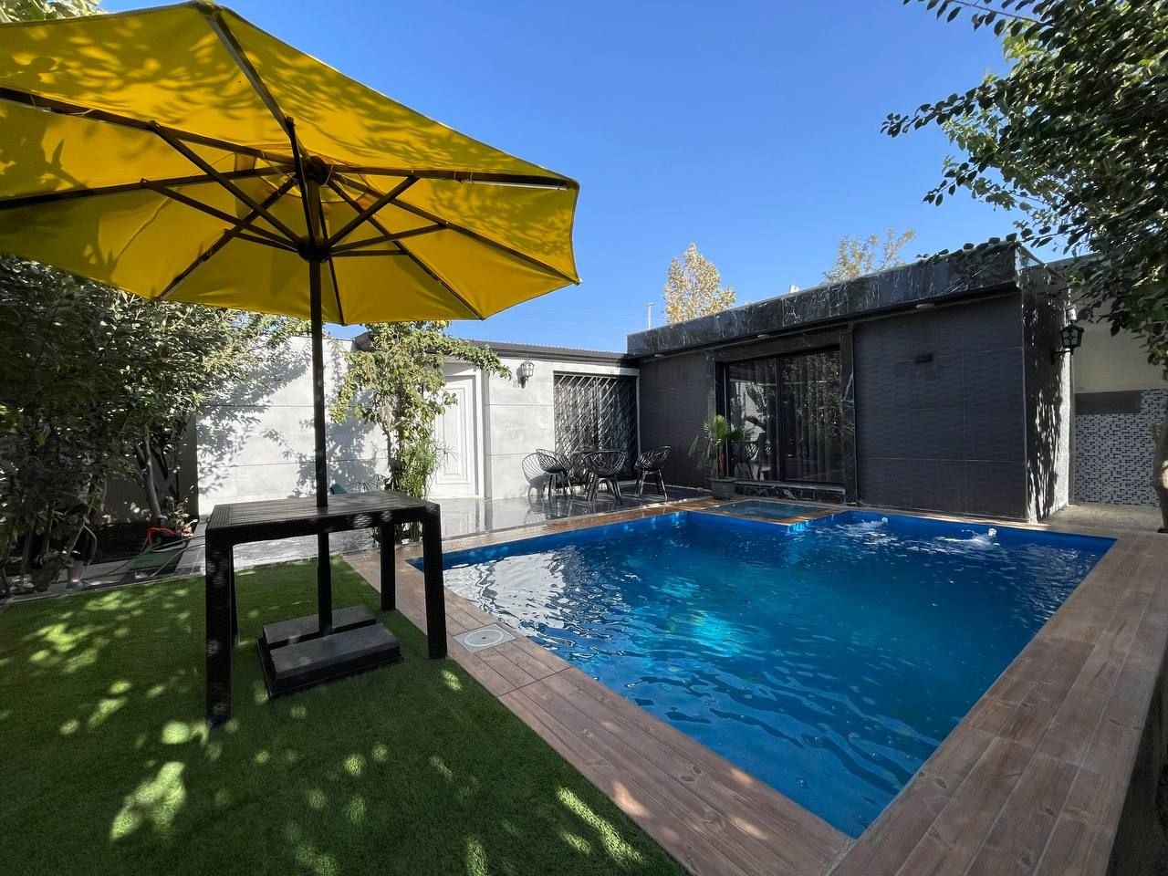 ویلا یک خوابه استخردار آبگرم یاس سوم