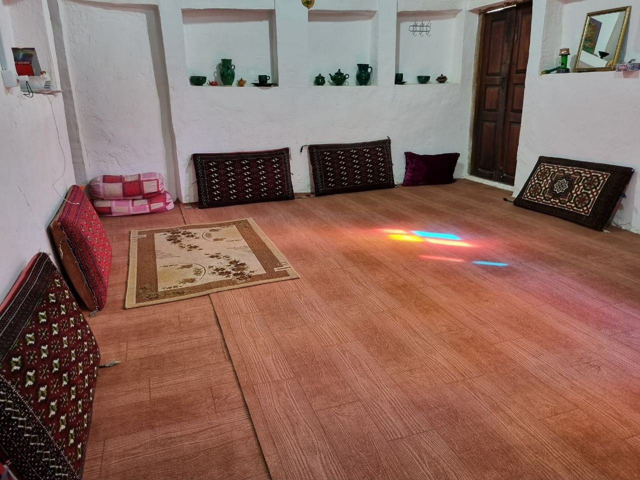 بوم گردی علی خان - واحد 2