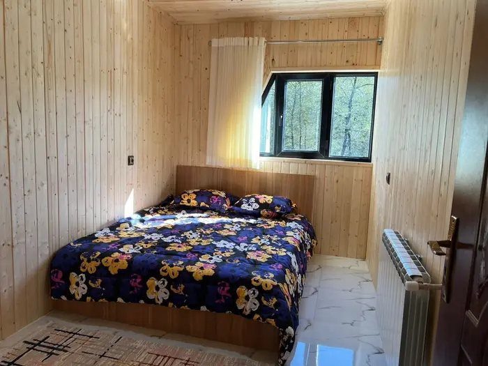 کلبه دوخوابه جنگلی استخردار ولایت