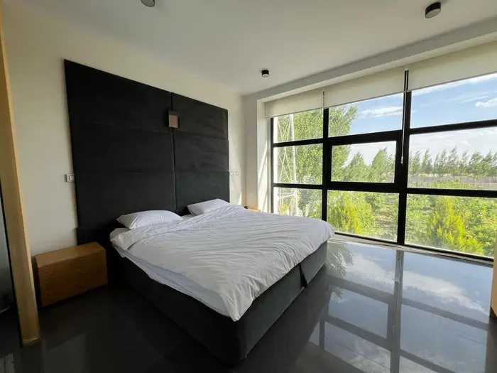 ویلا سه خوابه استخردار آبگرم سفید و سیاه